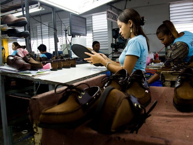 Why Pee Aar Industries is Your Go-To Footwear Manufacturer in India